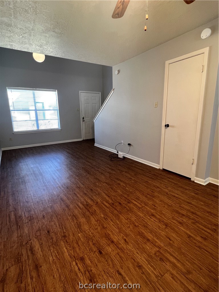 914 Spring Loop D