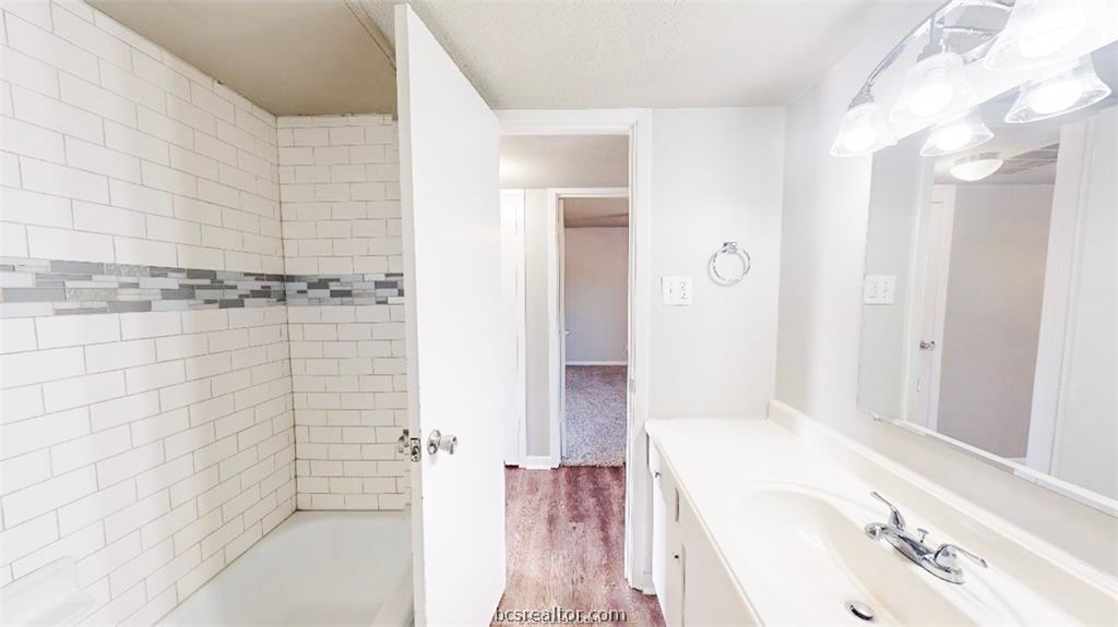 3800 East 29th Street 18