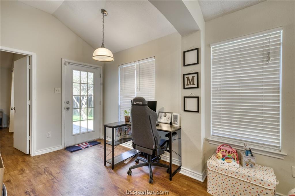 1015 Fallbrook