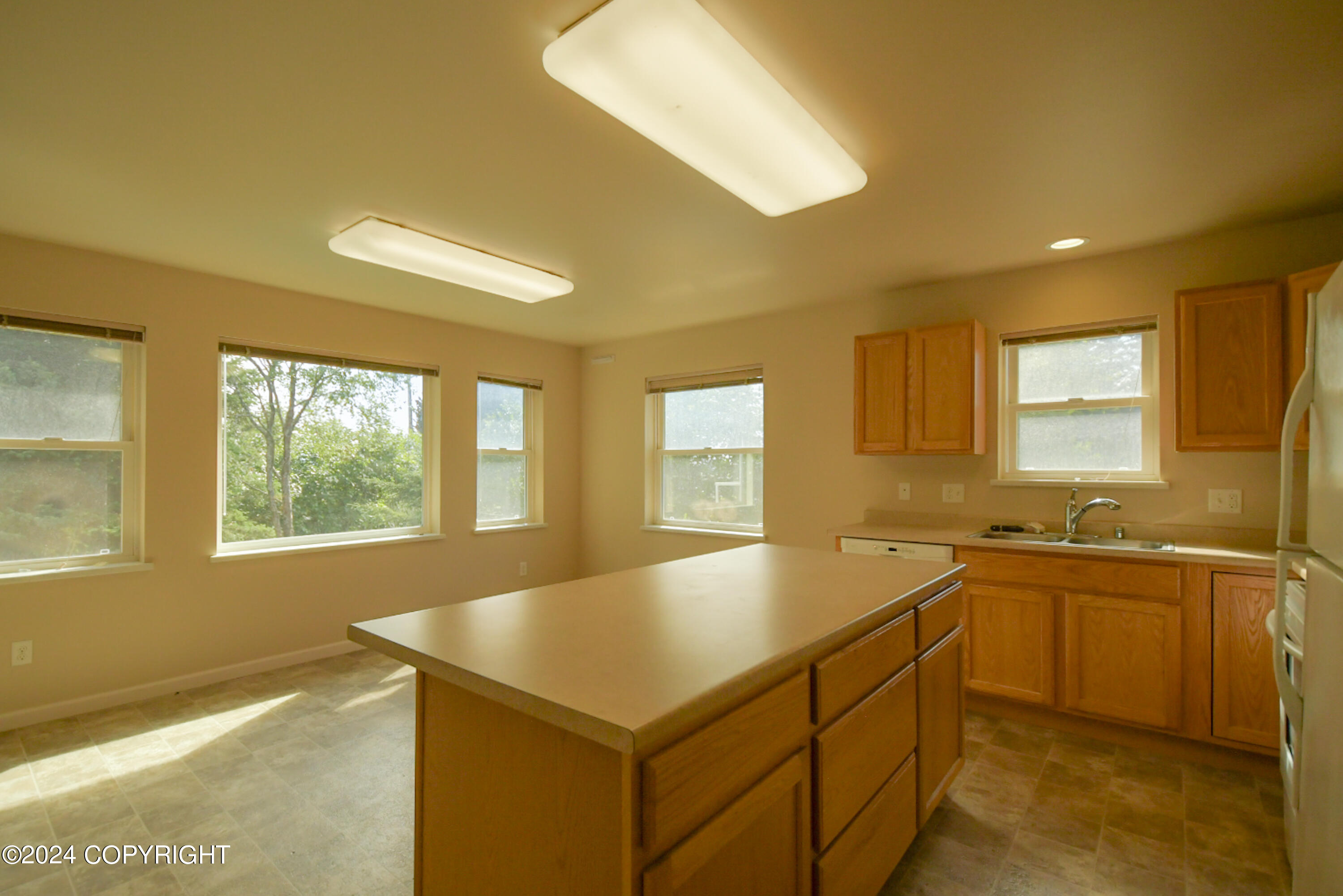 1496 Lakeshore Drive