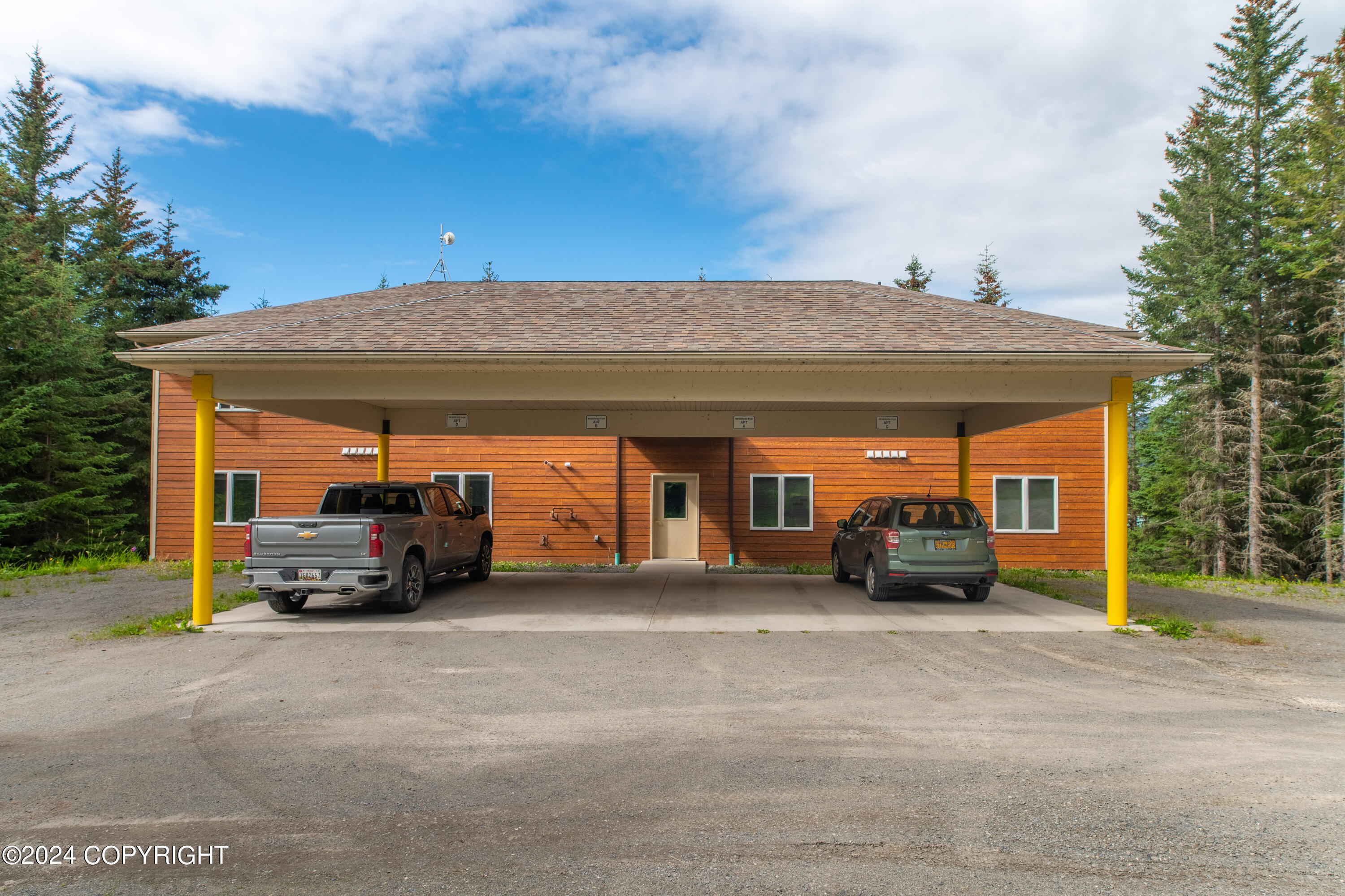 1496 Lakeshore Drive