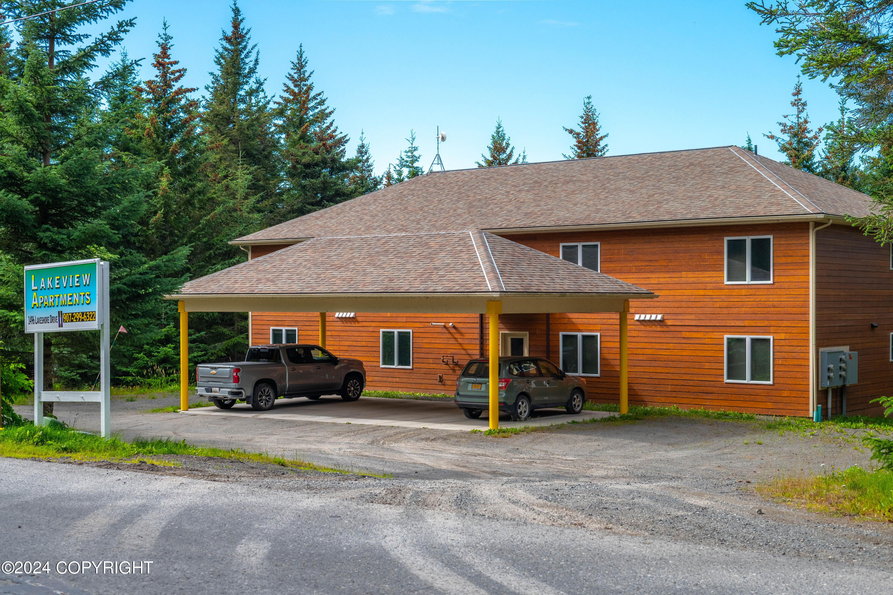 1496 Lakeshore Drive