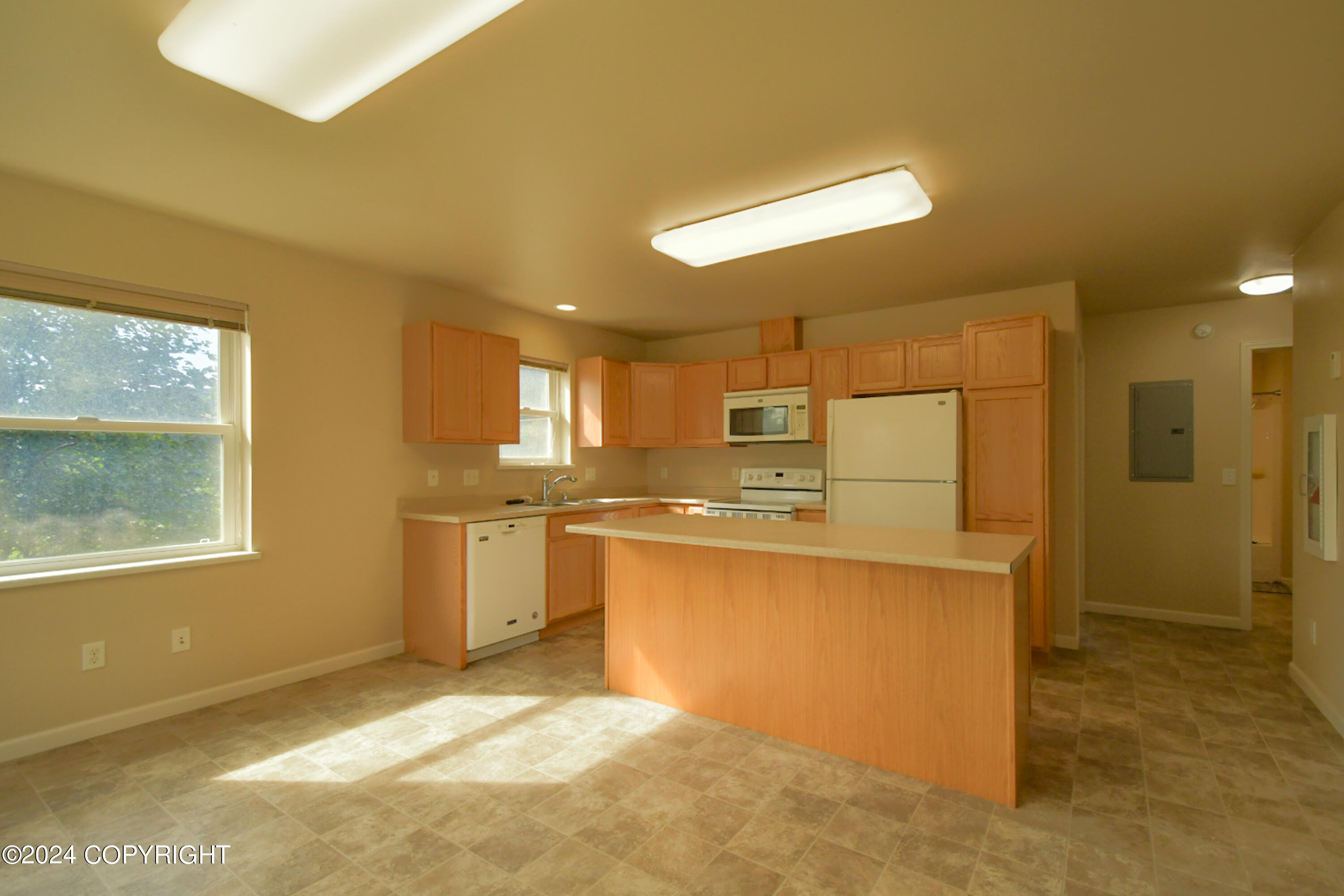 1496 Lakeshore Drive