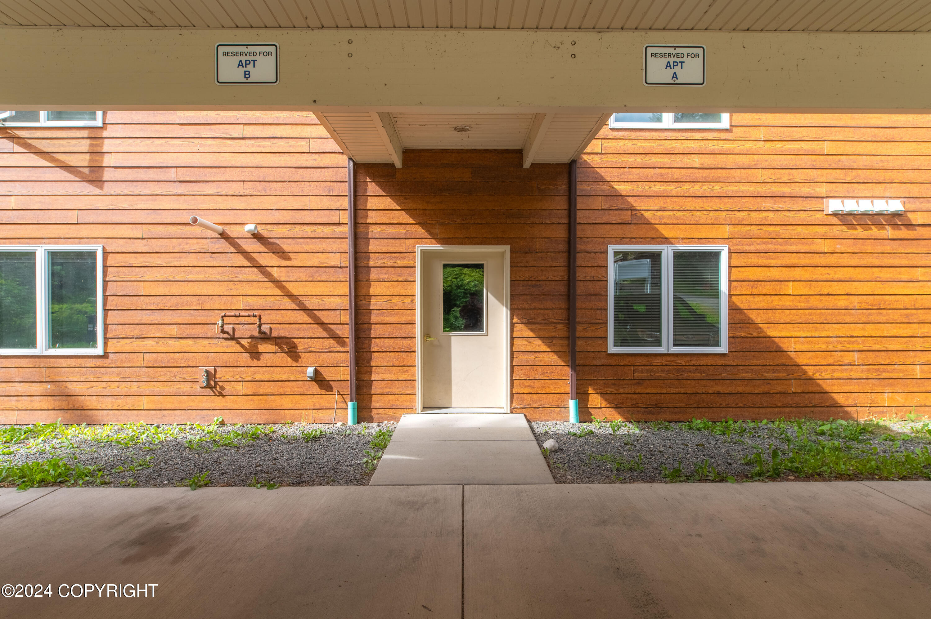 1496 Lakeshore Drive