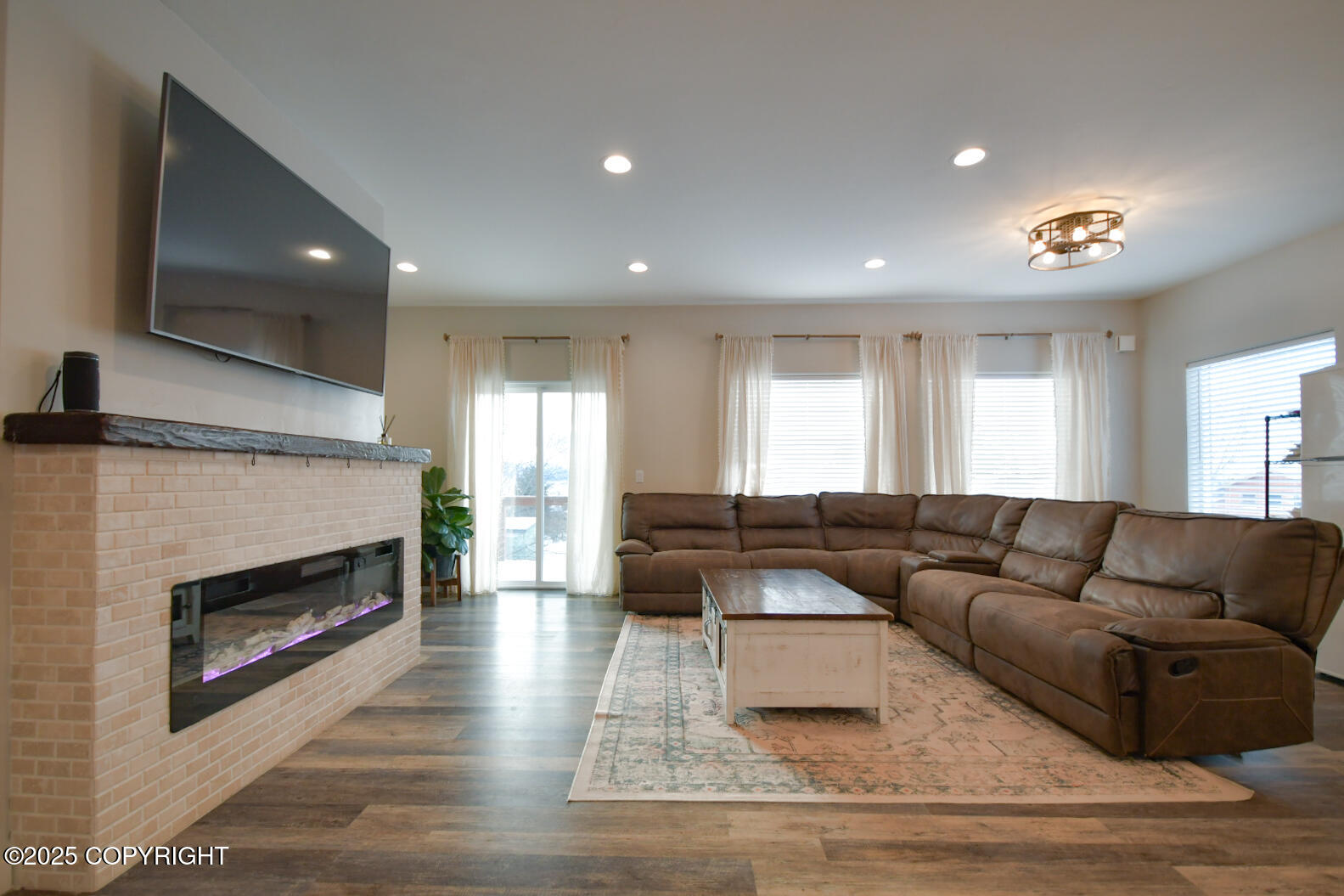 4088 Calhoun Street