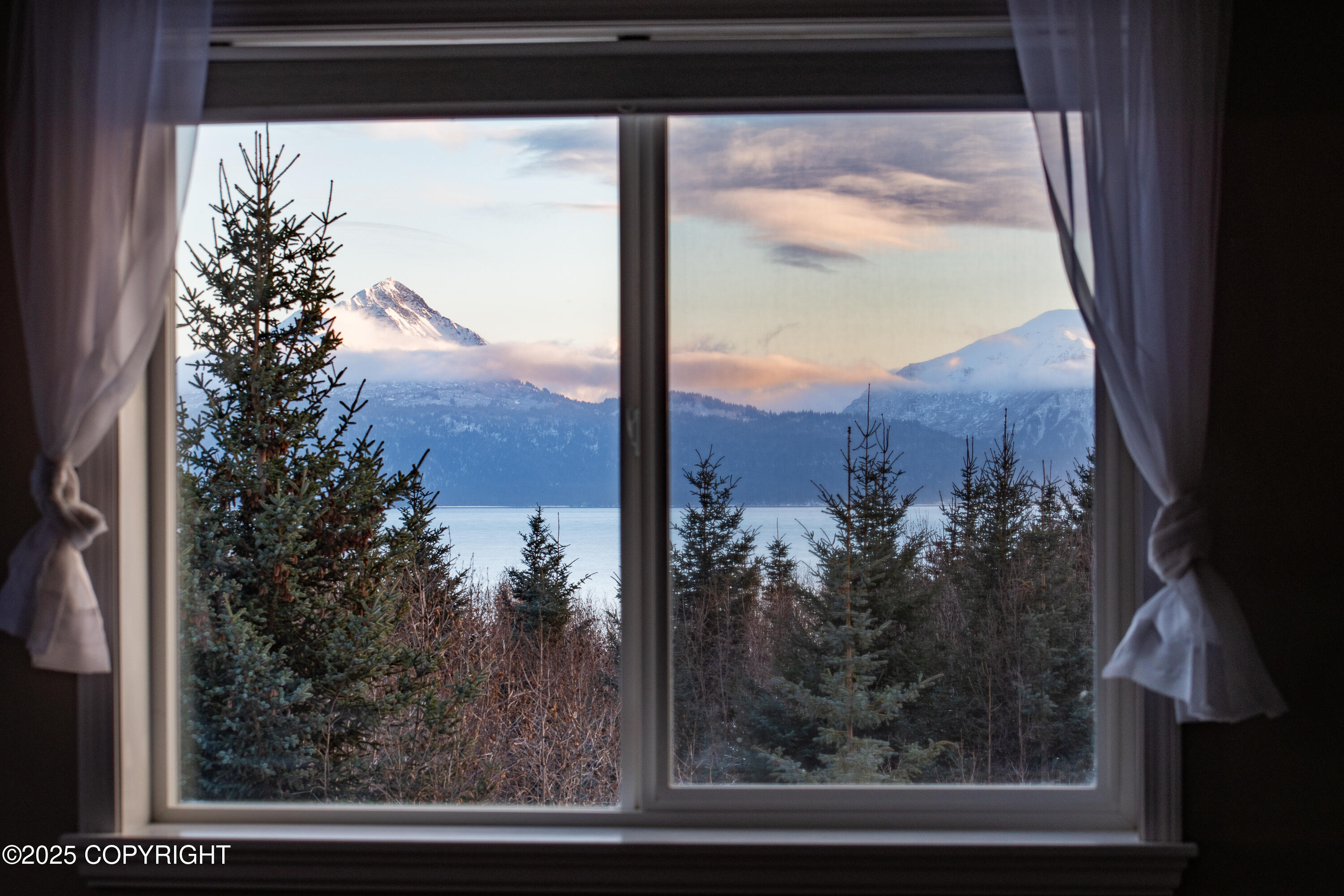 925 Soundview Avenue