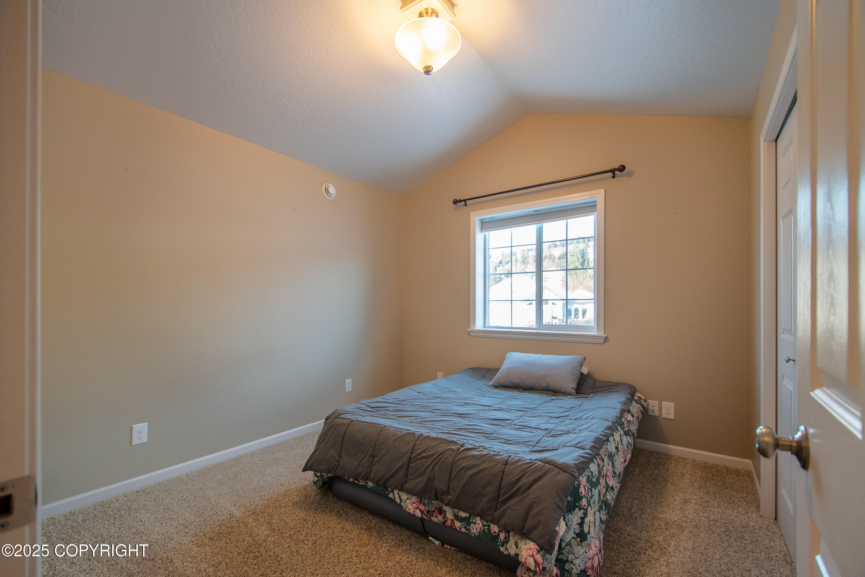 925 Soundview Avenue