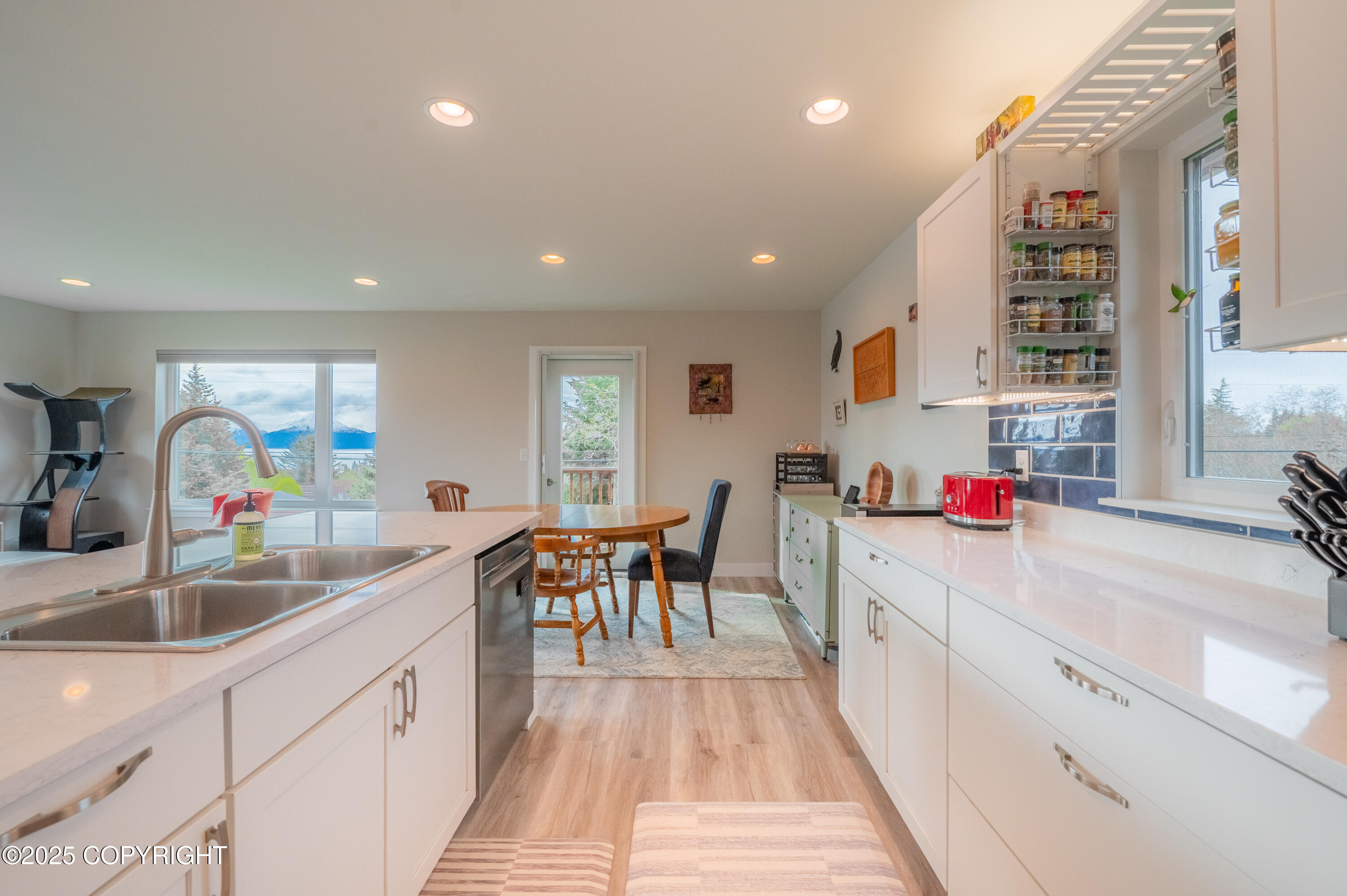 437 W Fairview Avenue