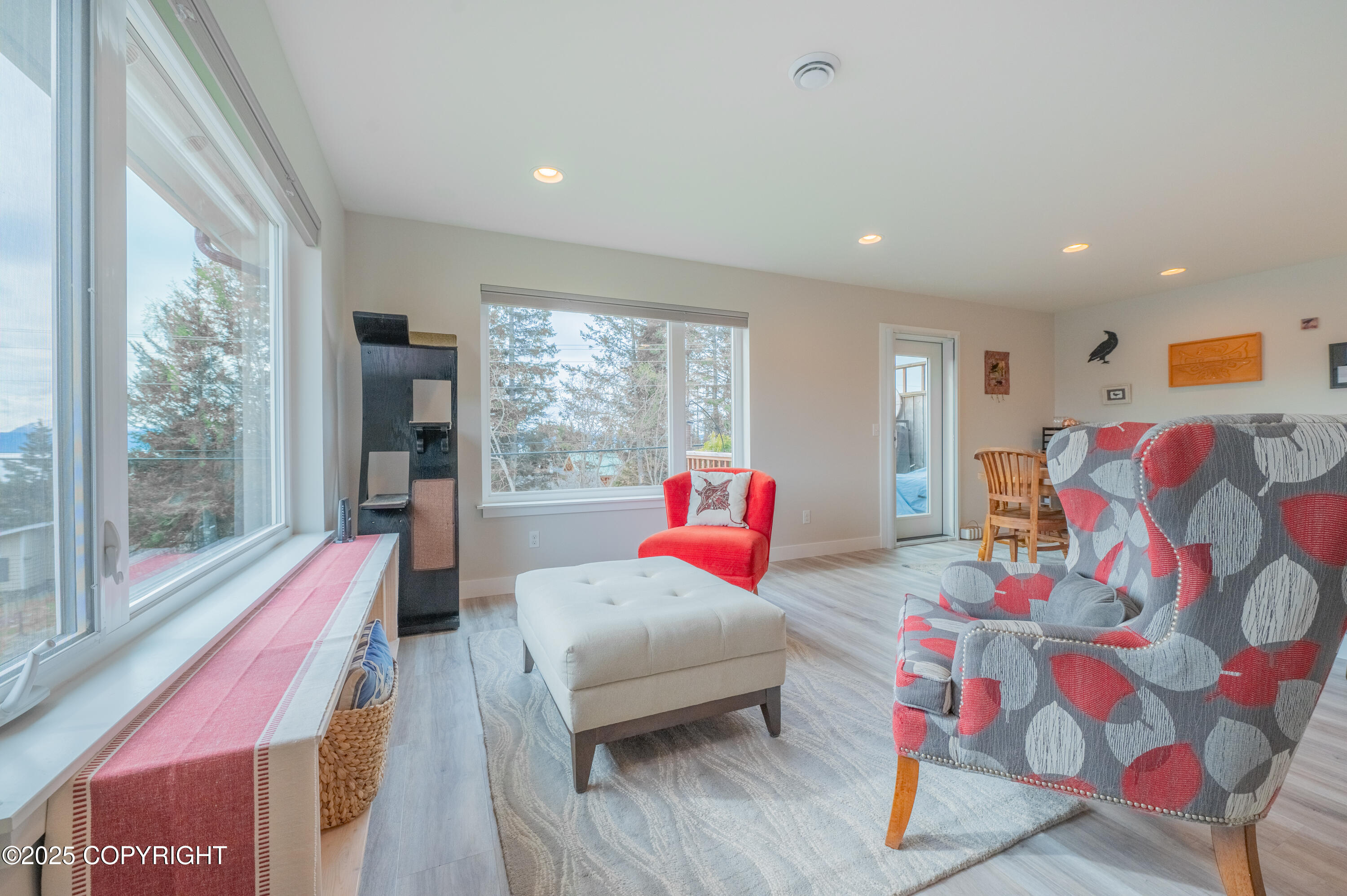 437 W Fairview Avenue