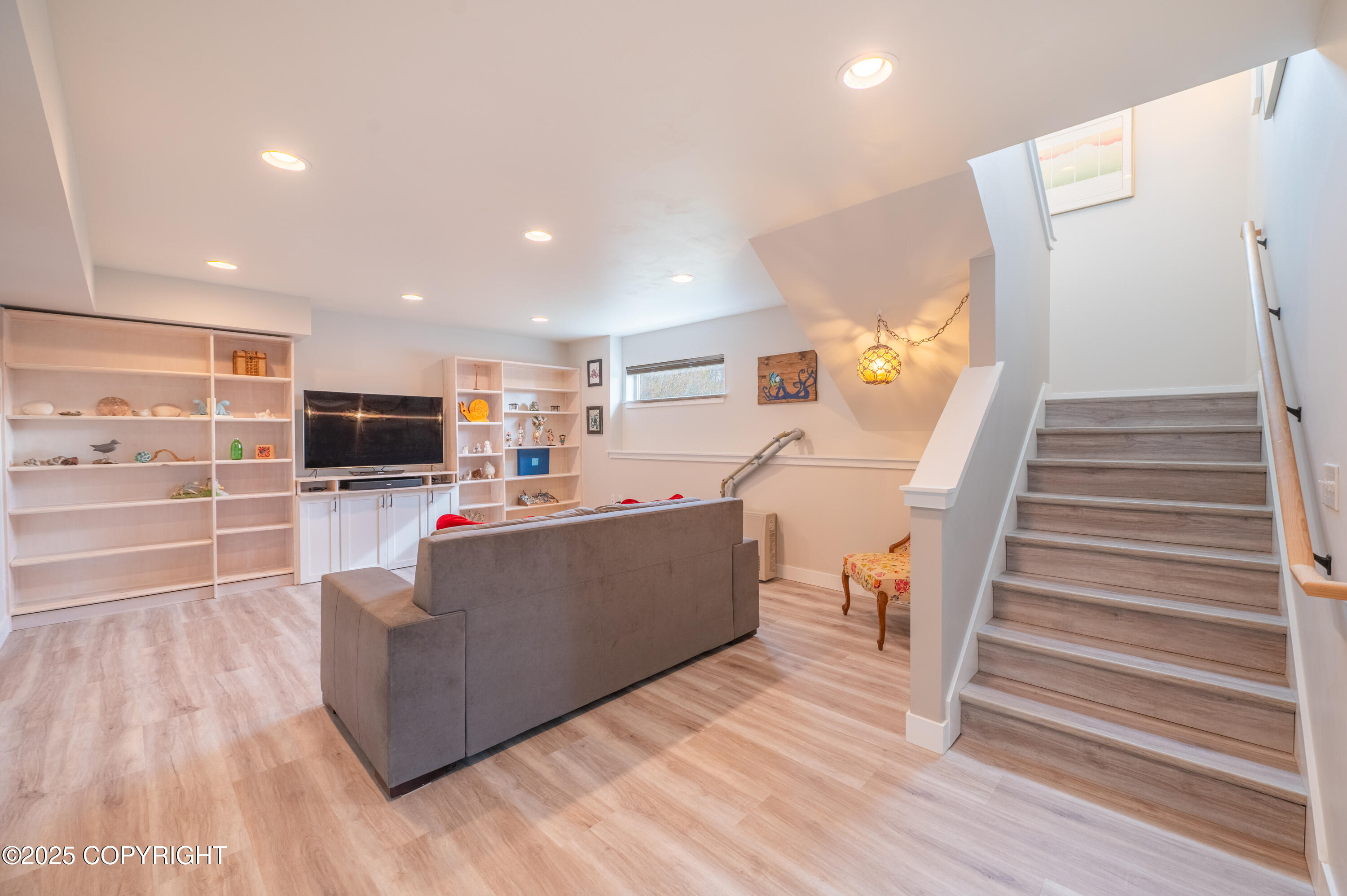 437 W Fairview Avenue