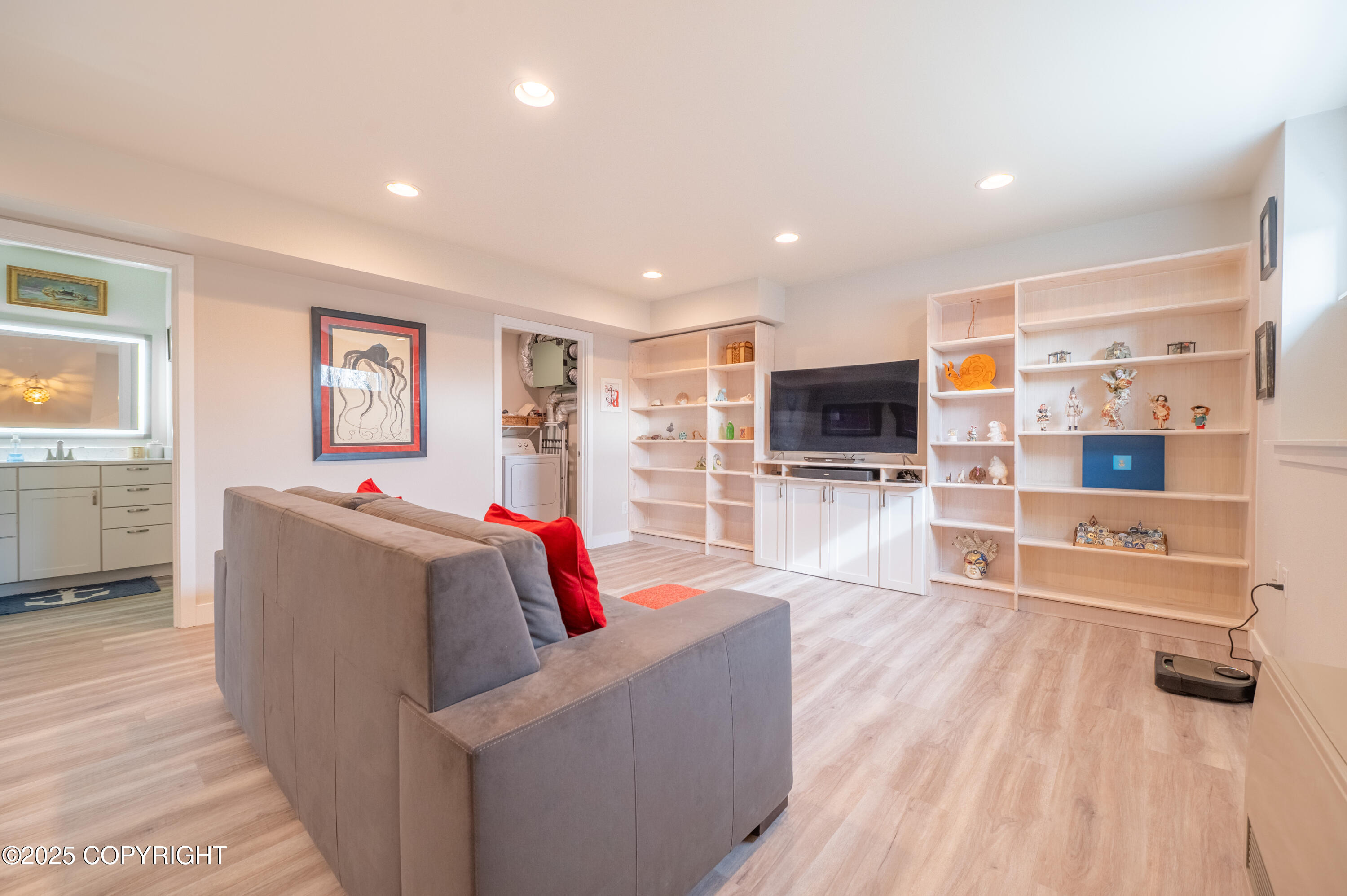 437 W Fairview Avenue