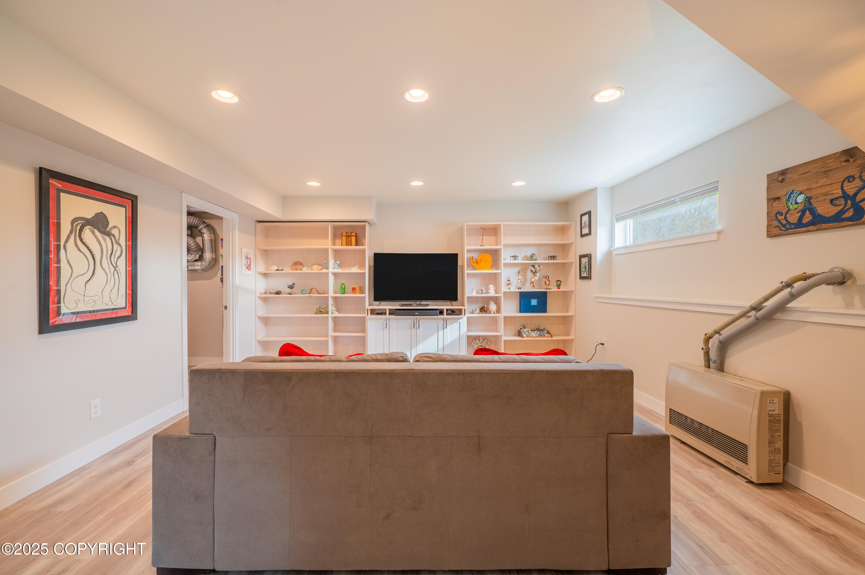 437 W Fairview Avenue