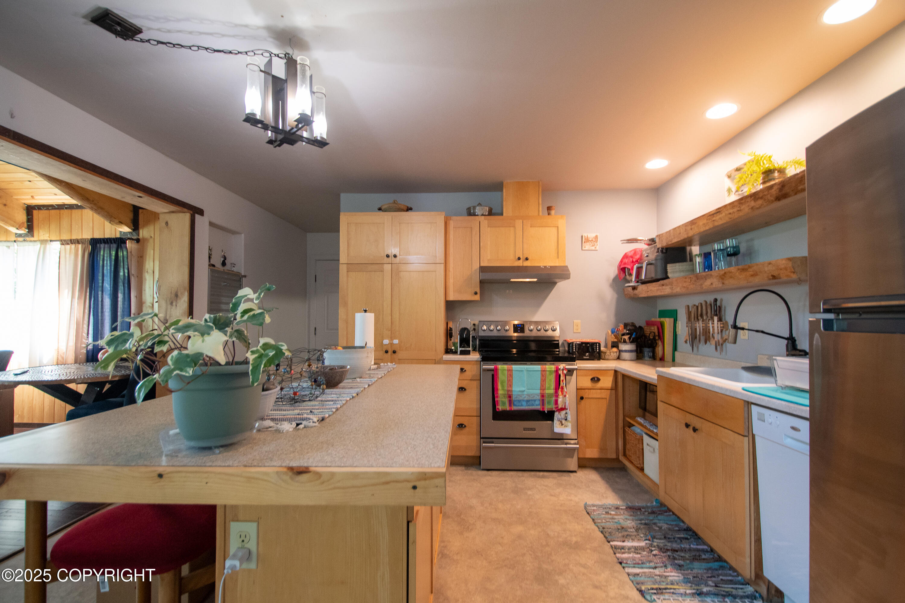 546 Soundview Avenue
