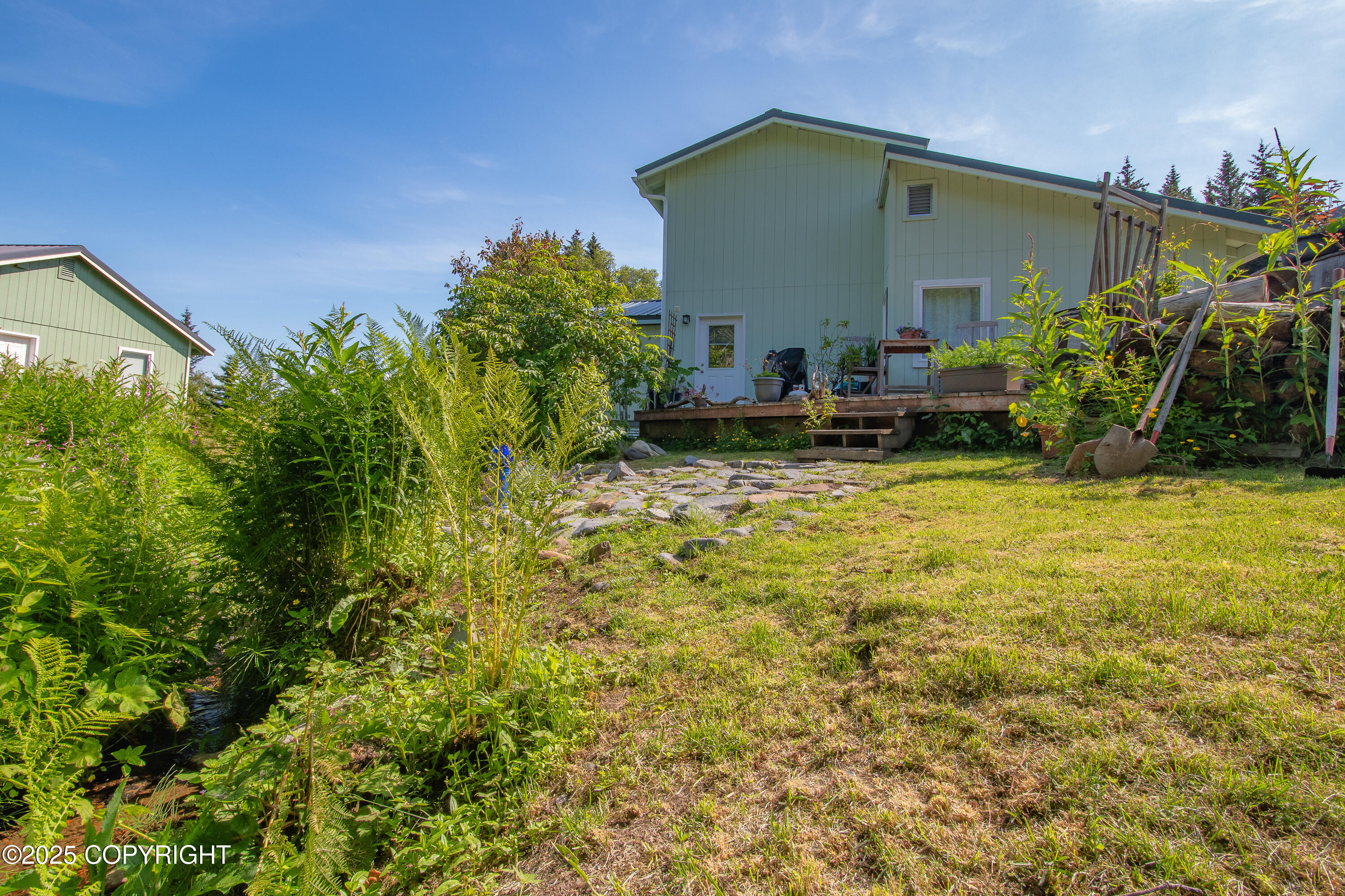 546 Soundview Avenue