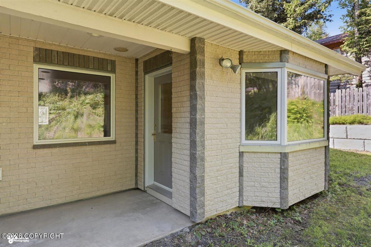502 Rangeview Avenue