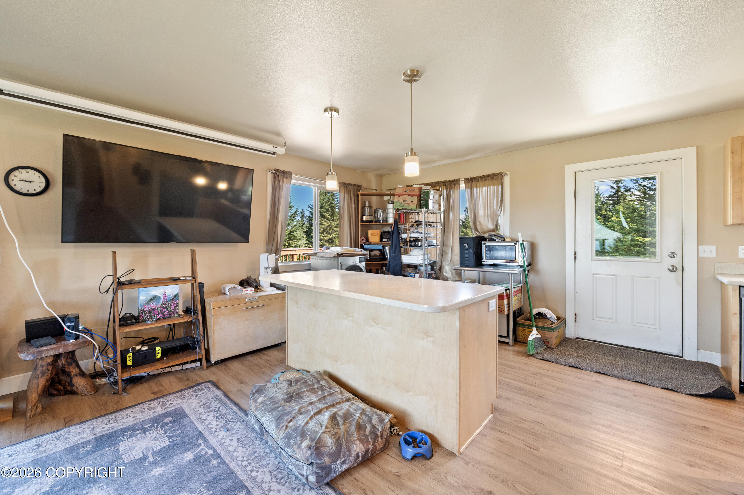 40460 Belnap Drive