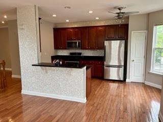 2 SWAN CT