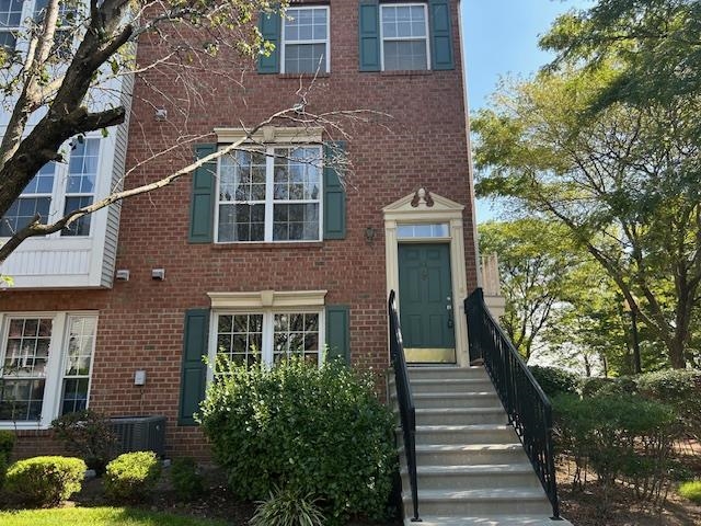46 BUTTONWOOD ST