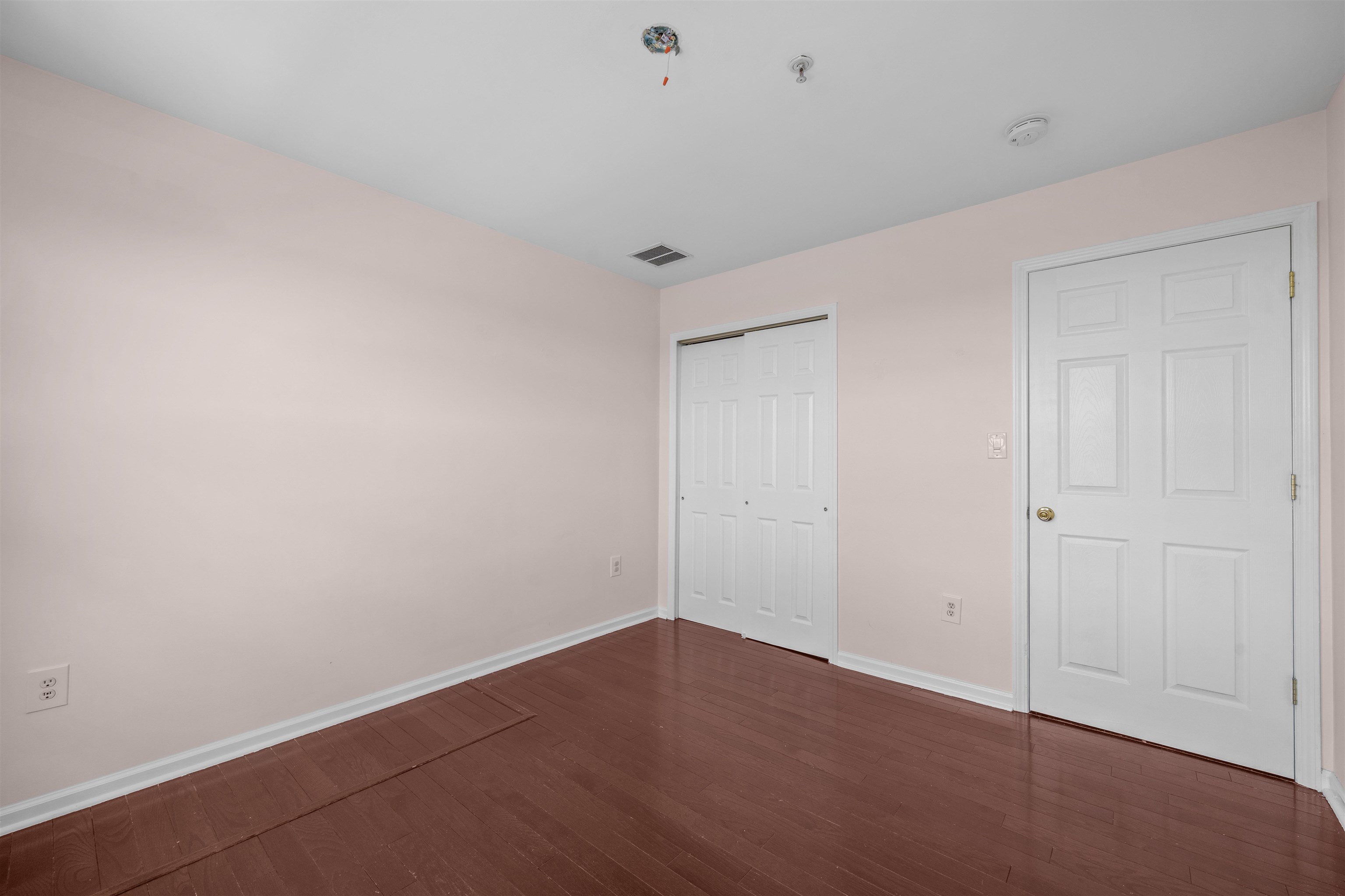 92 LYON CT