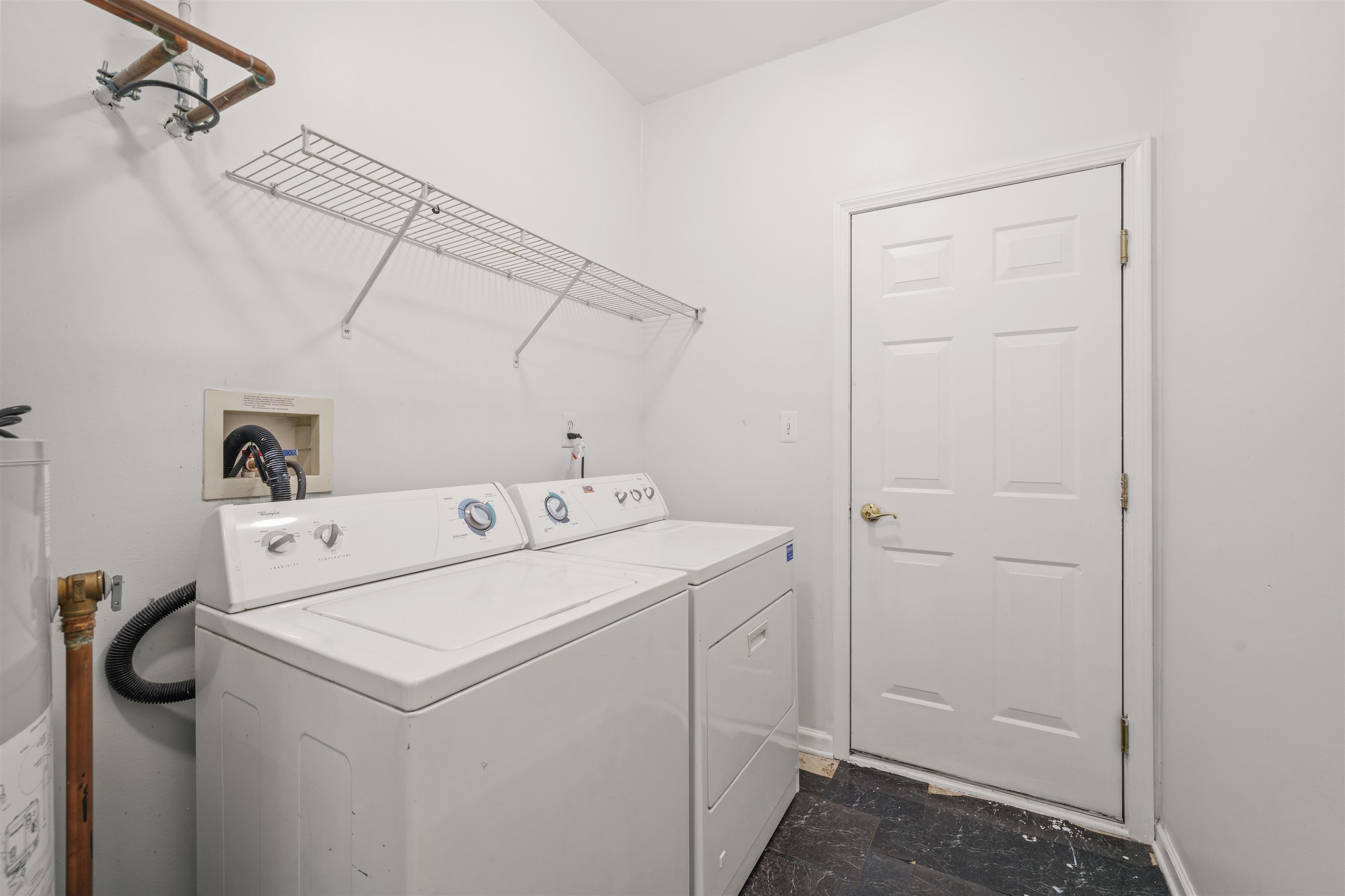 92 LYON CT