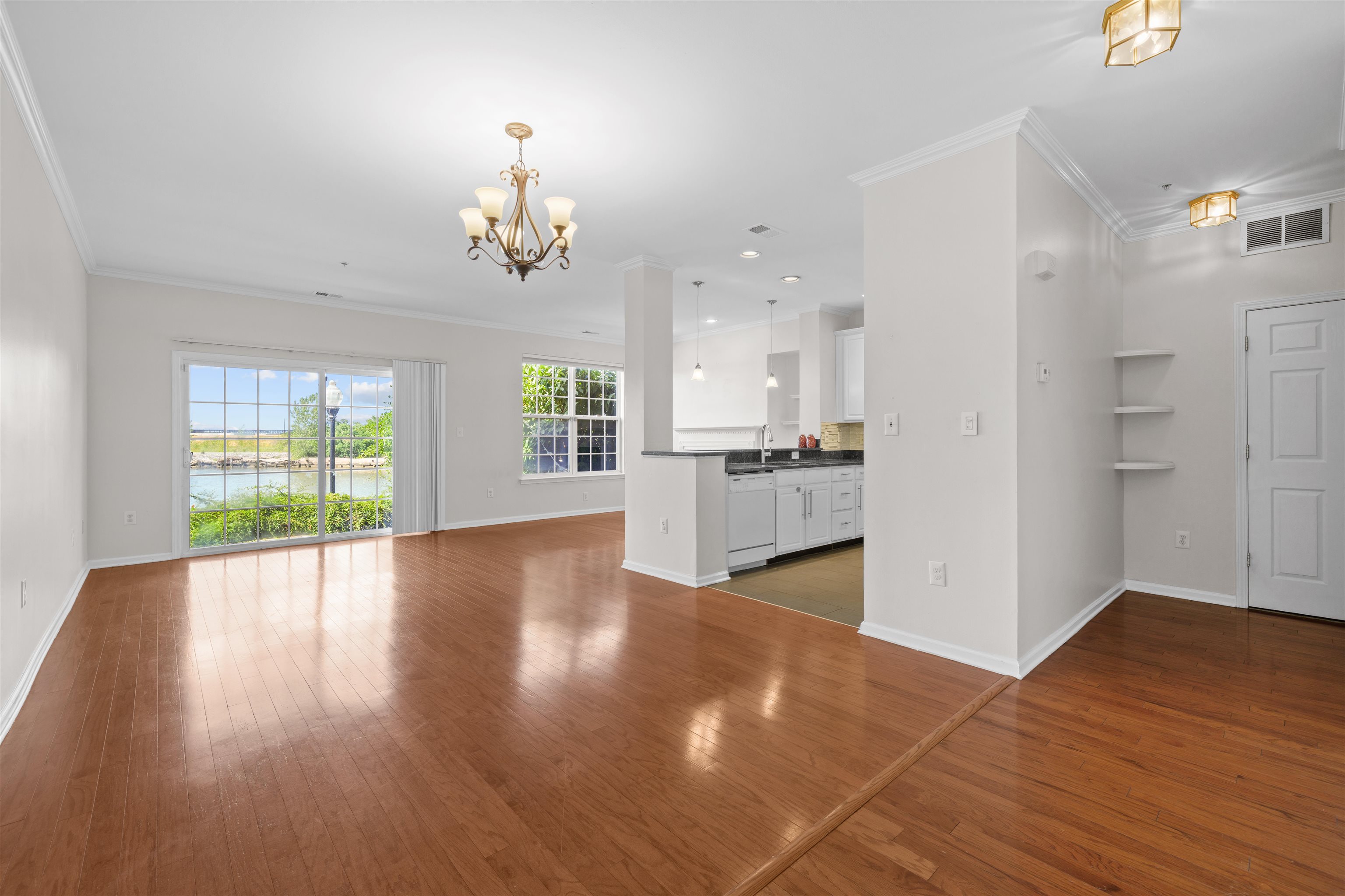 92 LYON CT