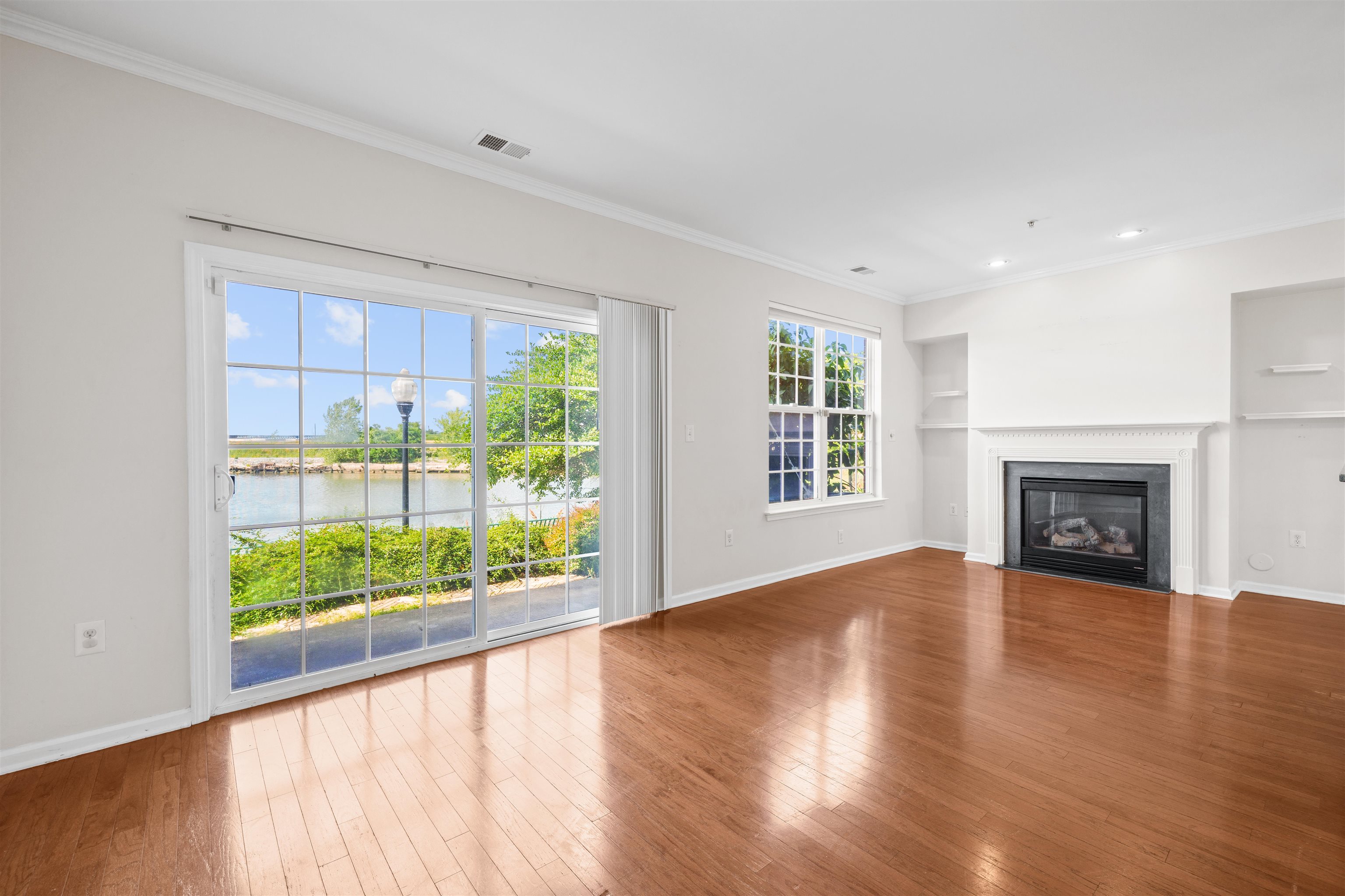 92 LYON CT