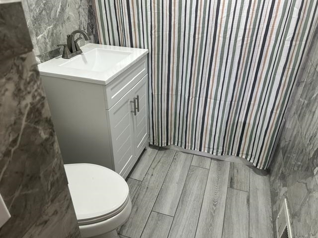 56 ISABELLA AVE Unit: 2