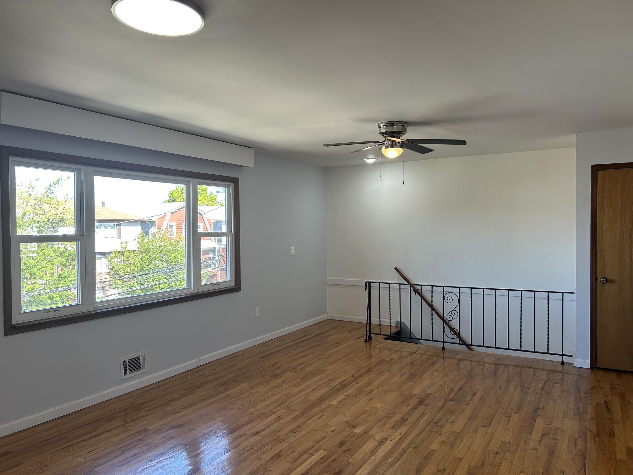 56 ISABELLA AVE Unit: 2