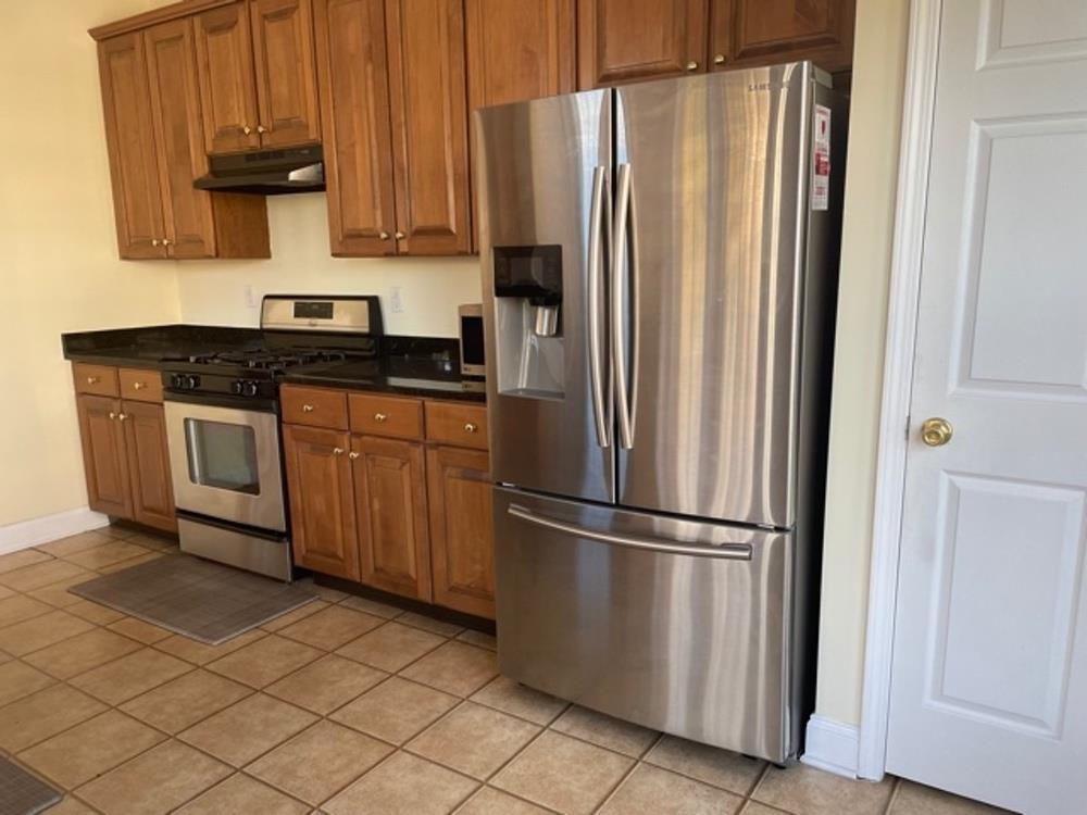 2 TOTTENHAM CT