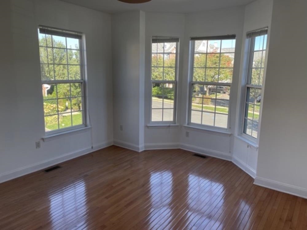 2 TOTTENHAM CT