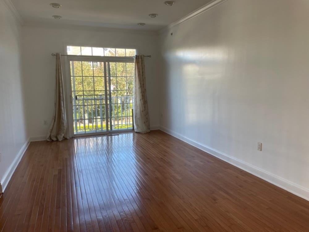 2 TOTTENHAM CT
