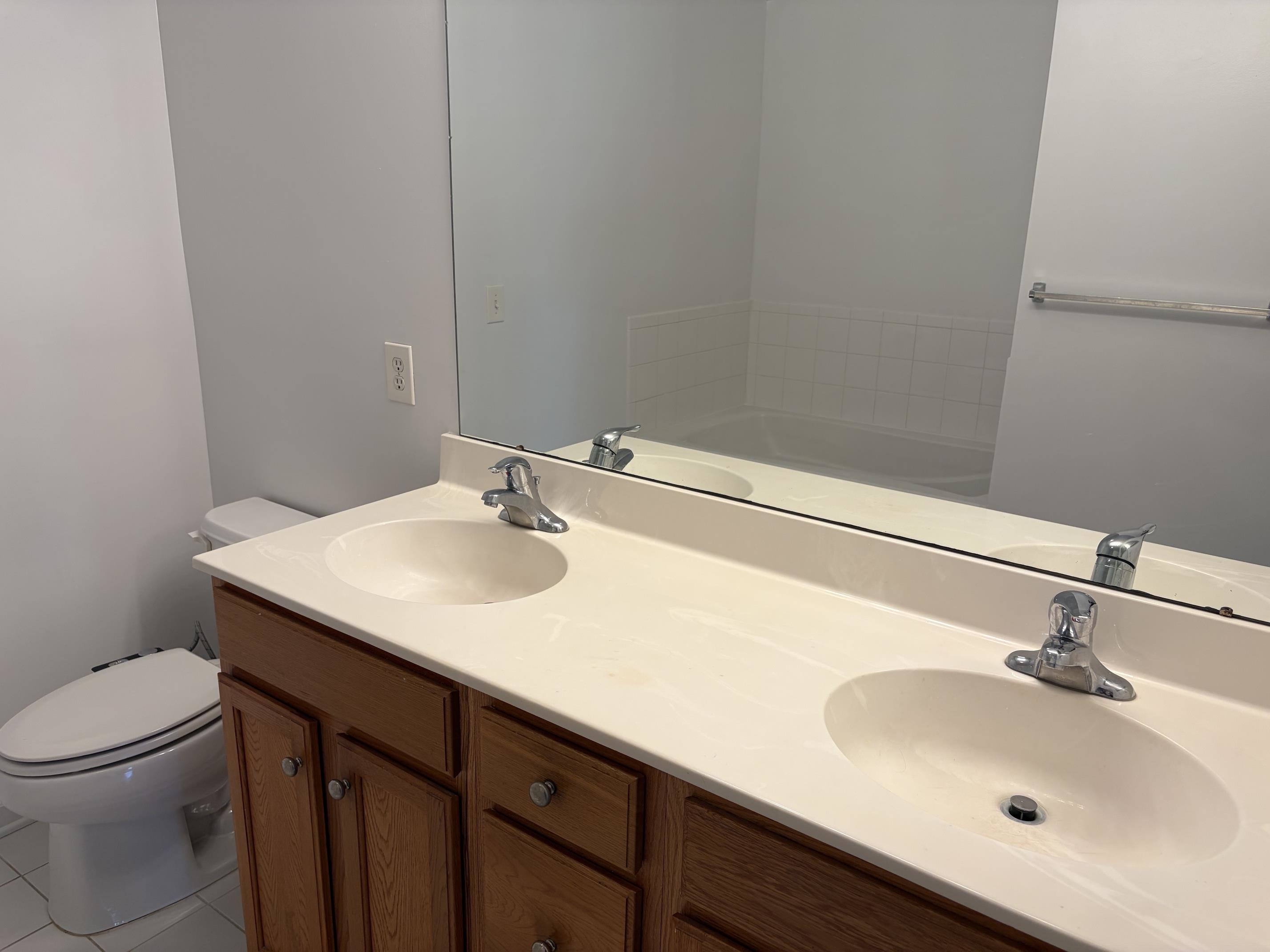 4 SWAN CT