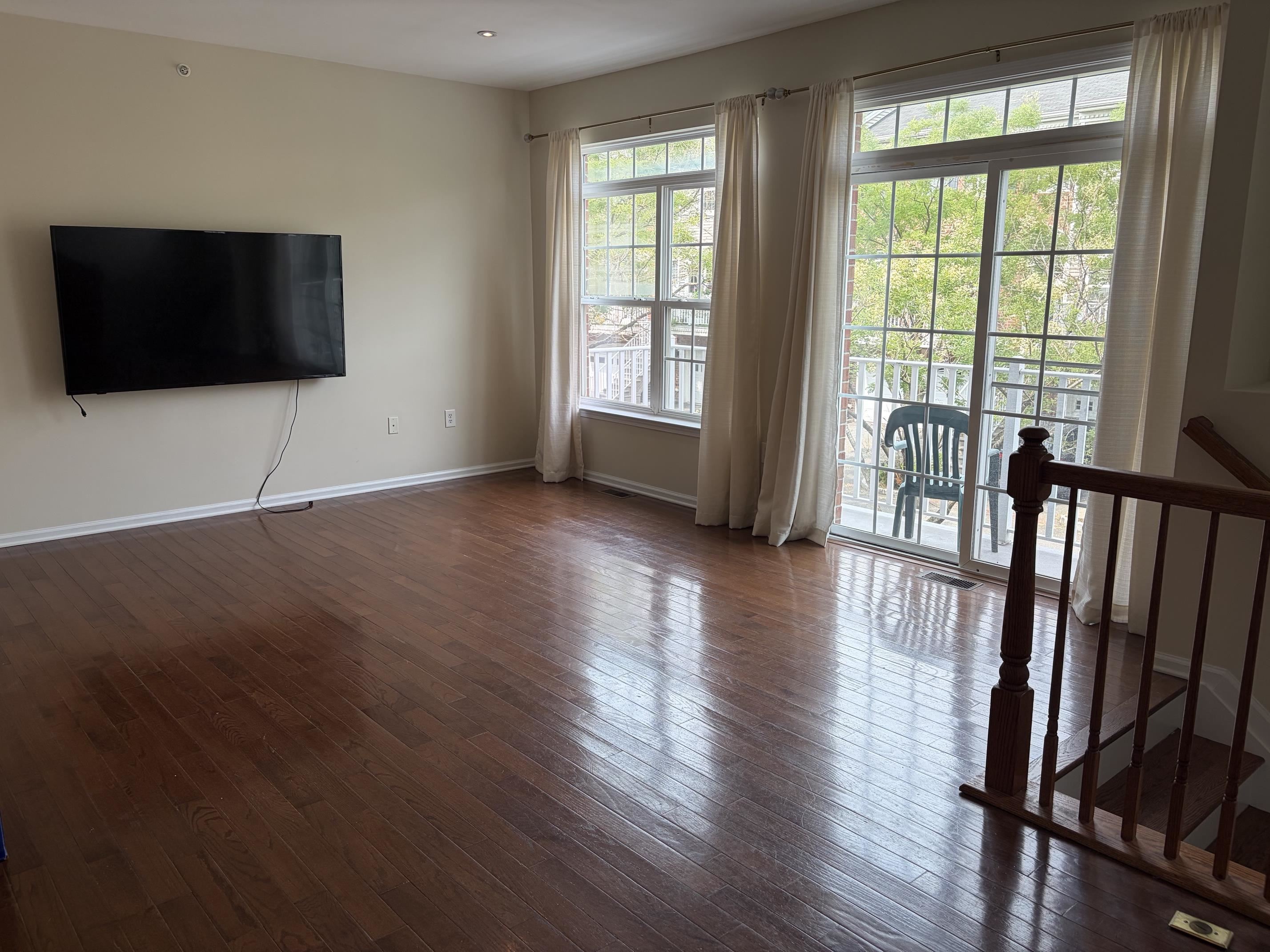 4 SWAN CT