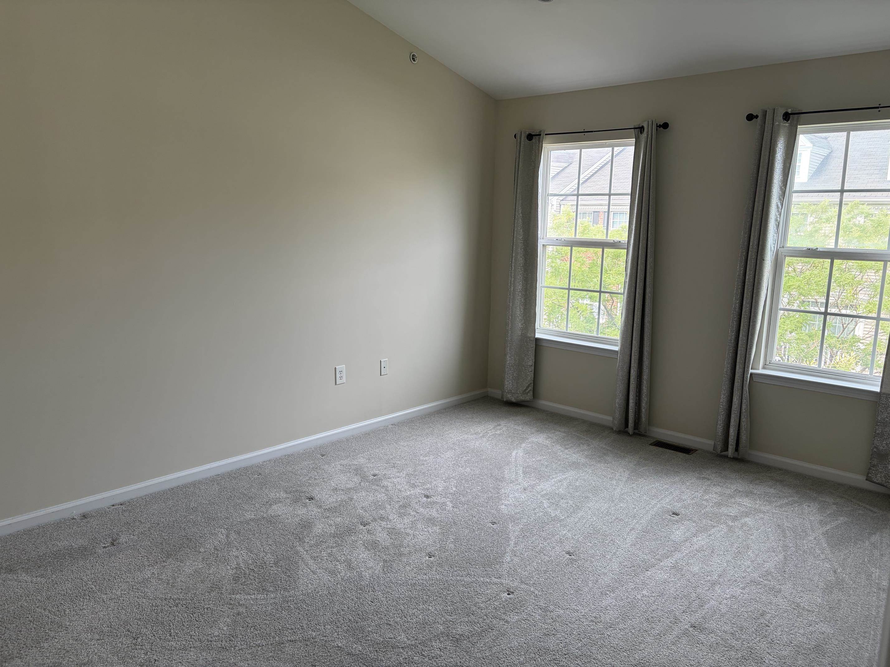 4 SWAN CT