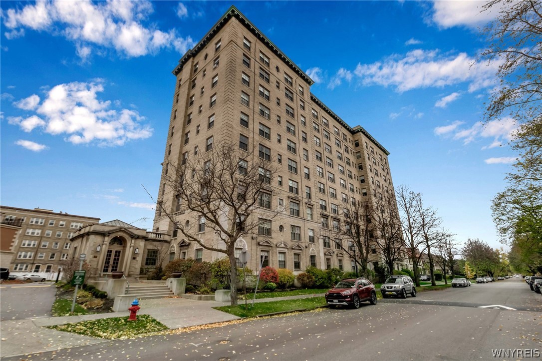 33 Gates Circle 3E