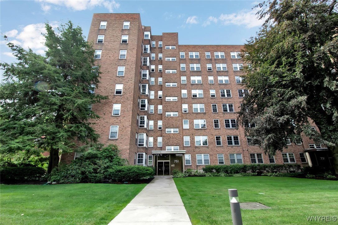 751 West Ferry Street 3E