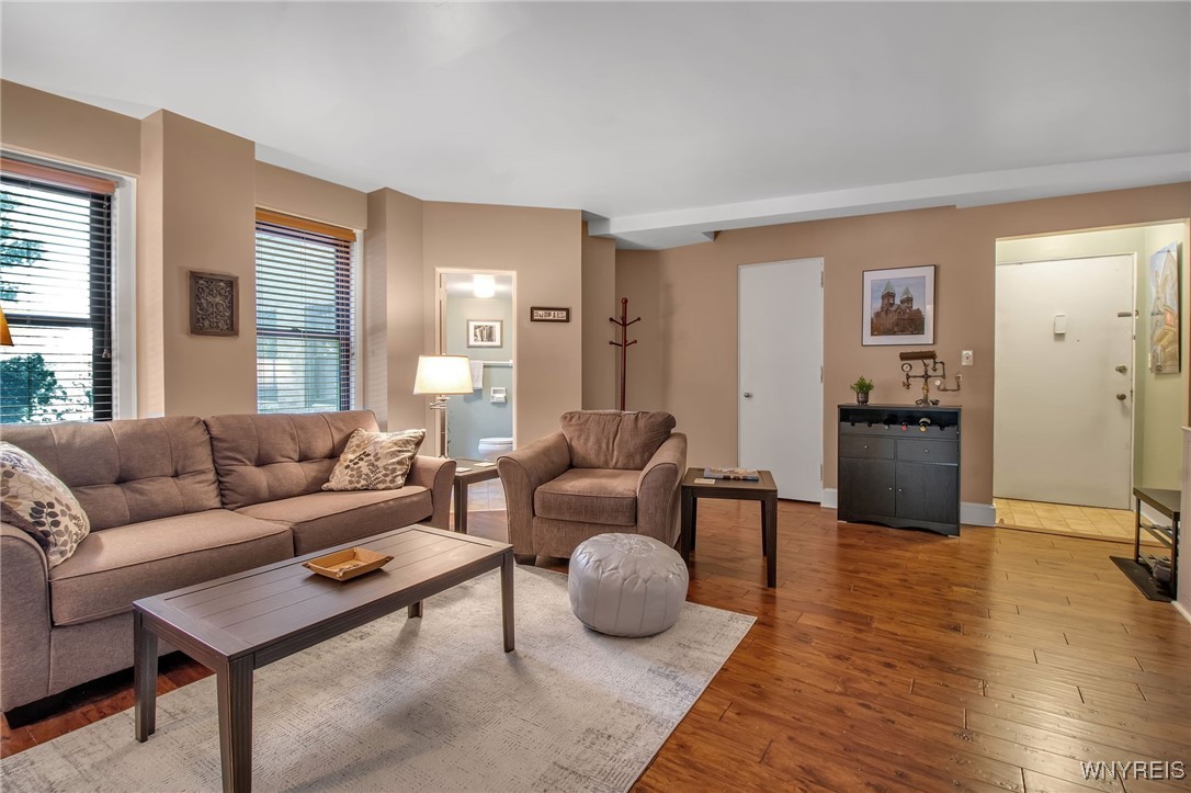 800 West Ferry Street 3AA