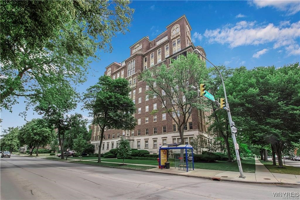 925 Delaware Avenue 8B