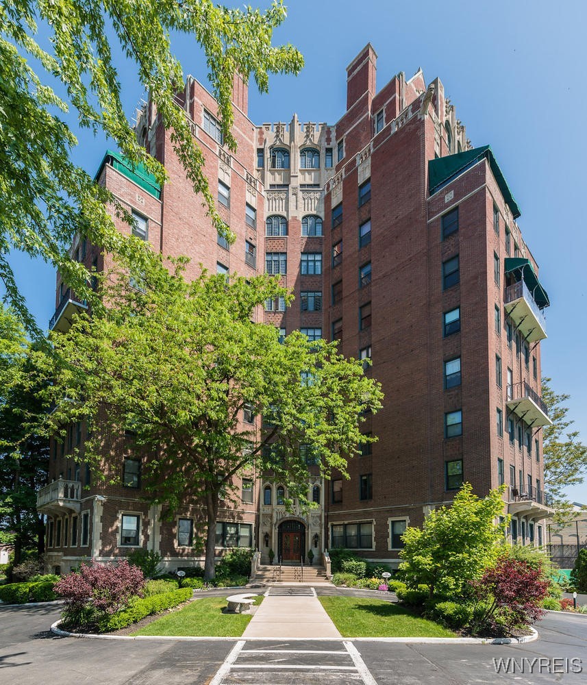800 West Ferry Street 3D