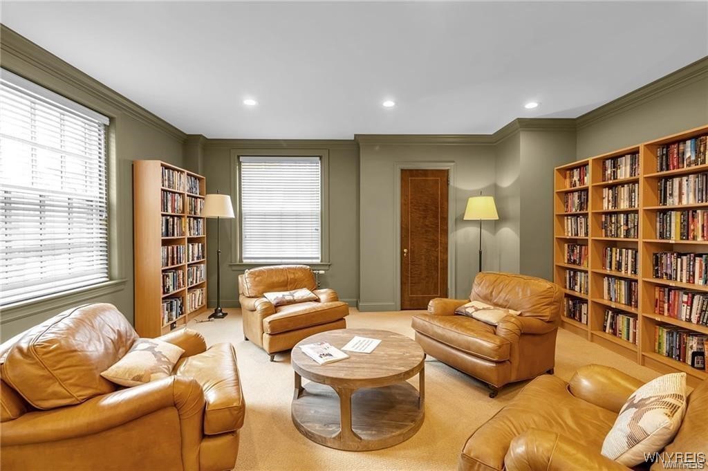33 Gates Circle 10B