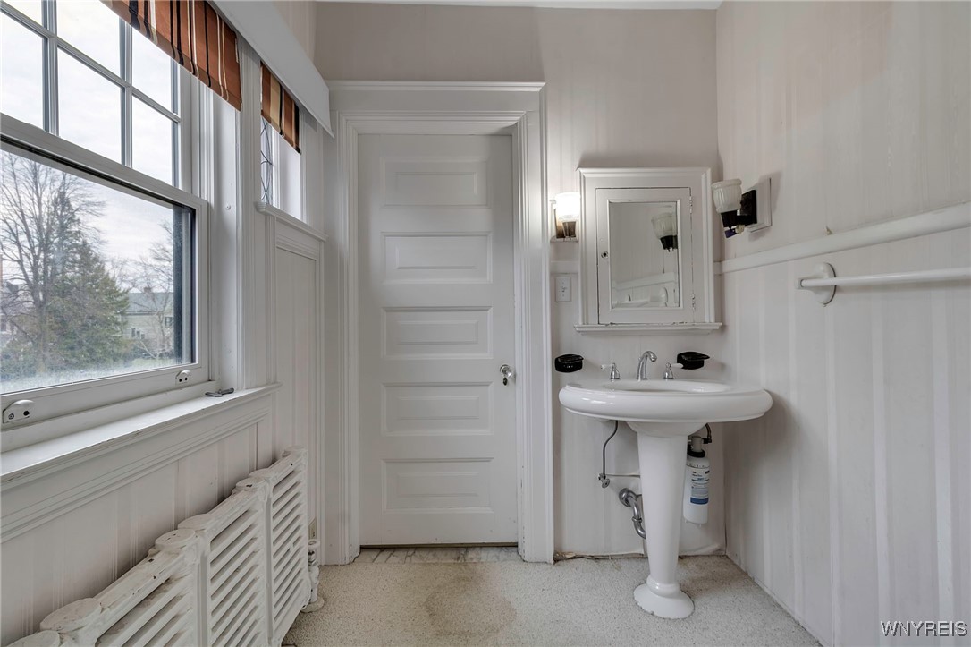 639 Lafayette Avenue