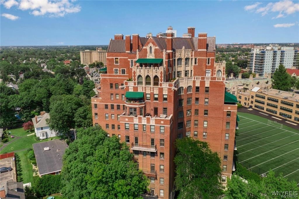 800 West Ferry Street 9D