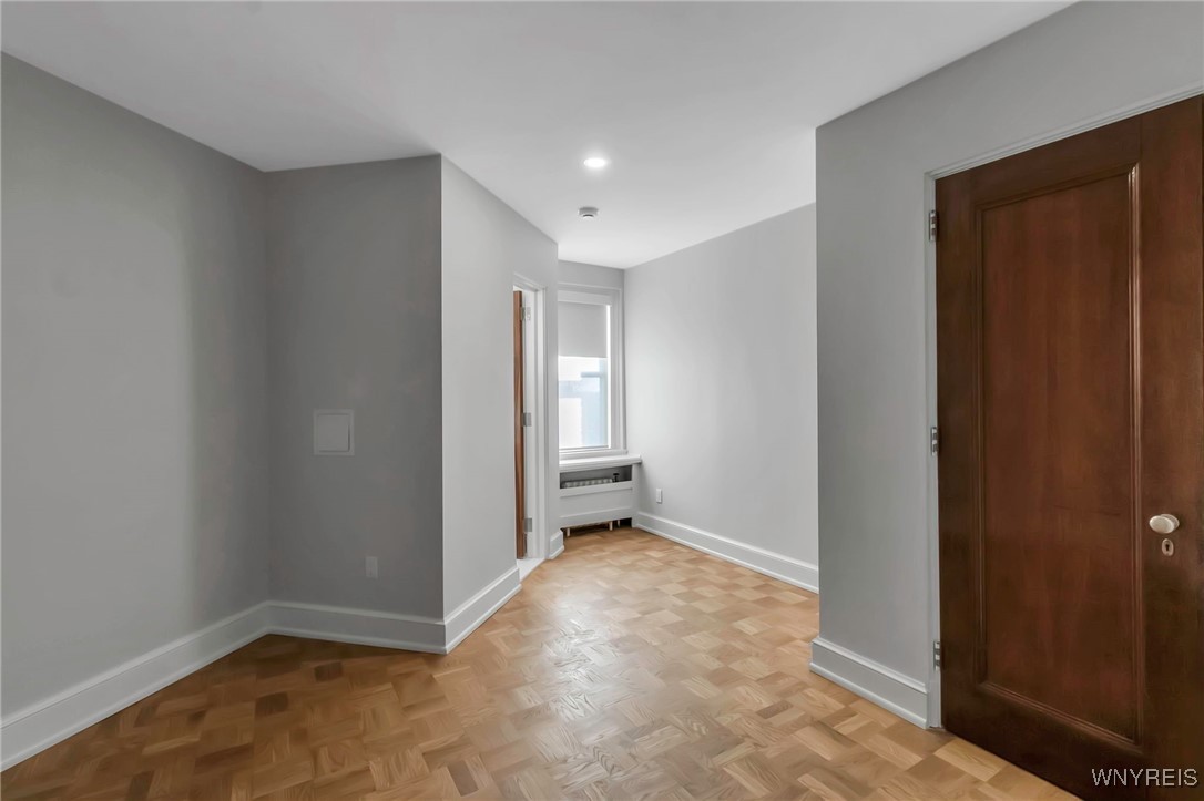 800 West Ferry Street 9D