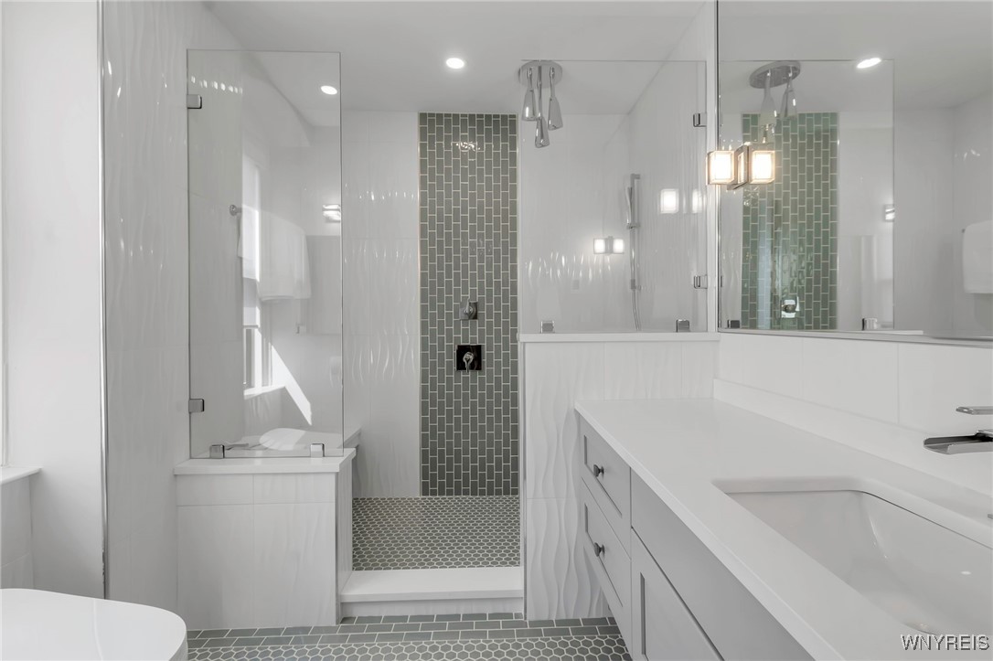 800 West Ferry Street 9D