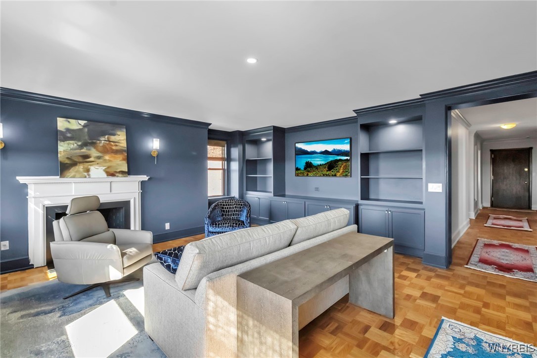 800 West Ferry Street 9D