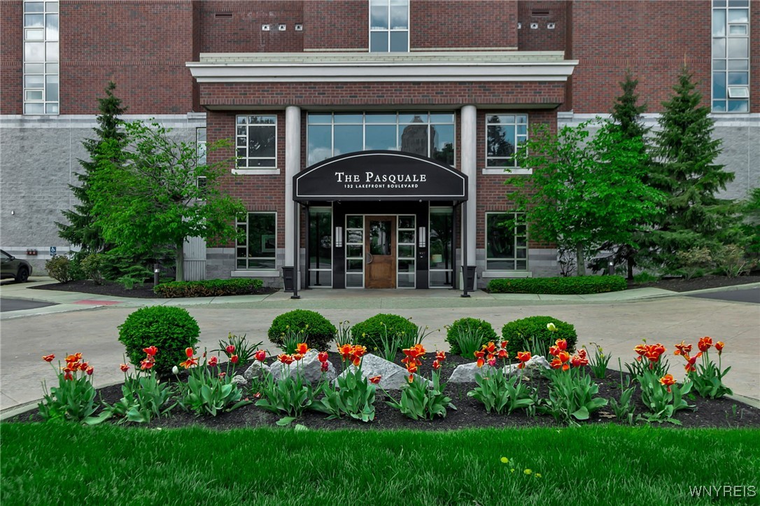 132 Lakefront Boulevard 403