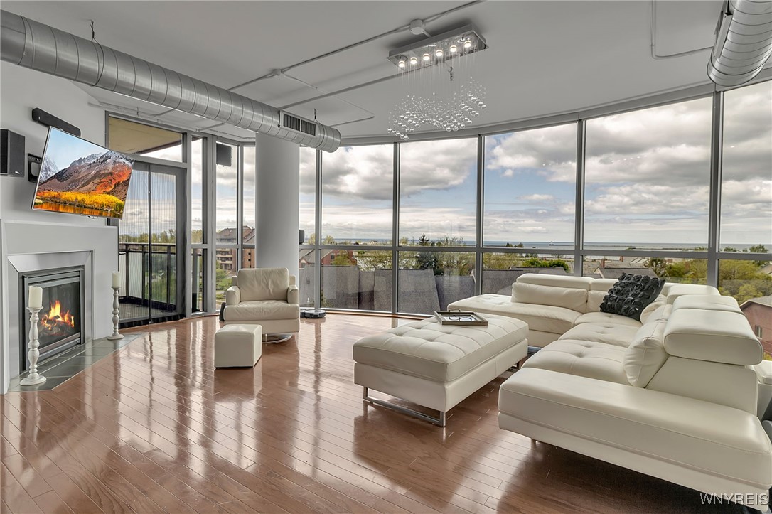 132 Lakefront Boulevard 403