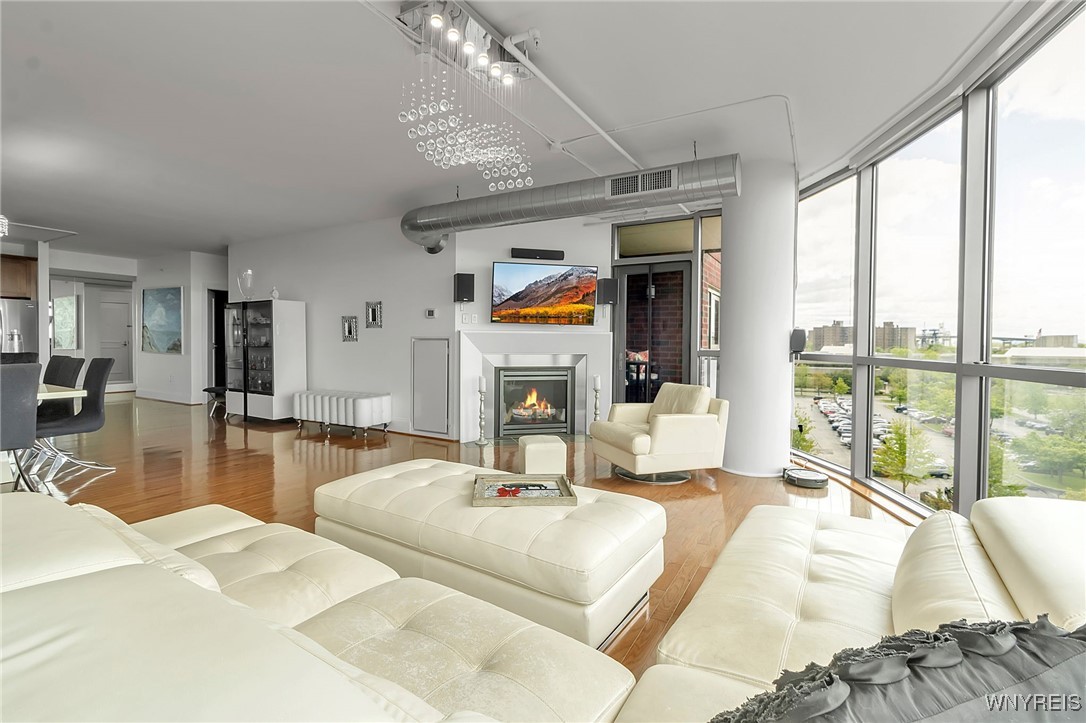 132 Lakefront Boulevard 403