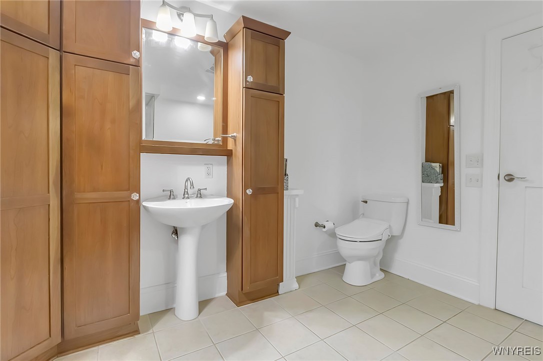 132 Lakefront Boulevard 403