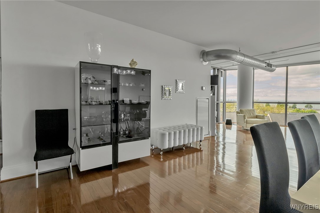 132 Lakefront Boulevard 403